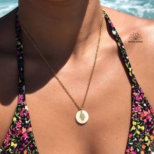 Freshwater Shell Hamsa Necklace | Stainless Steel